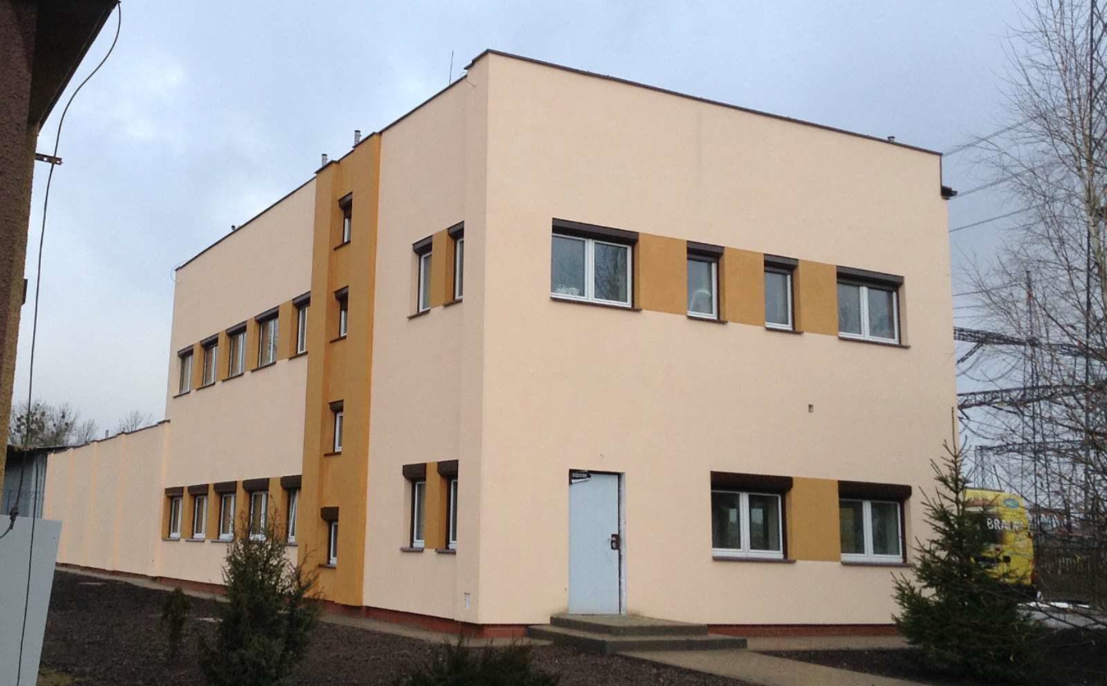 Rolety zewnętrzne natynkowe — ochrona okien i lepsza termika