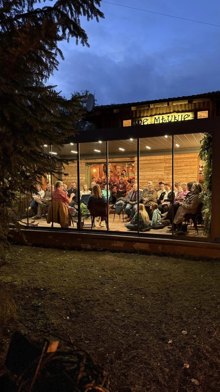 Pergola bioklimatyczna Tarasola — ochrona przed deszczem i regulacja światła