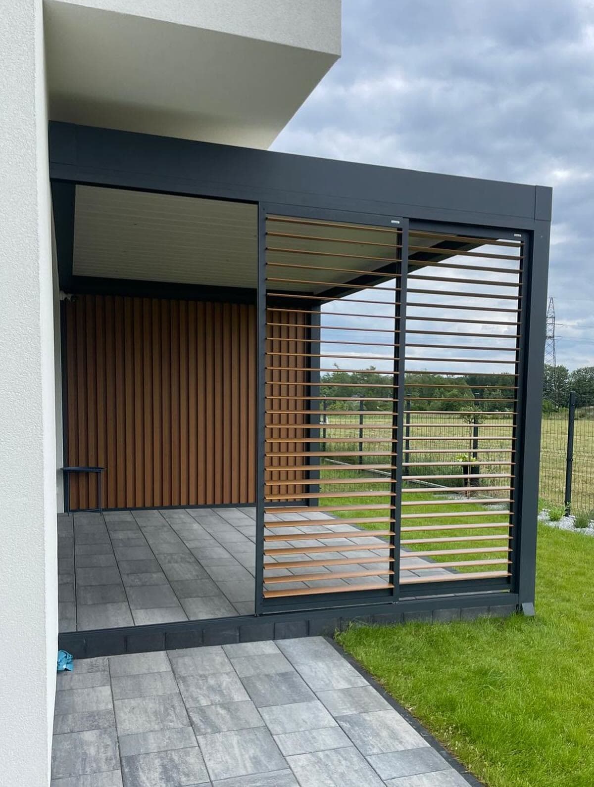 Pergola tkaninowa Tarasola Elegancy — lekka osłona tarasu przed słońcem