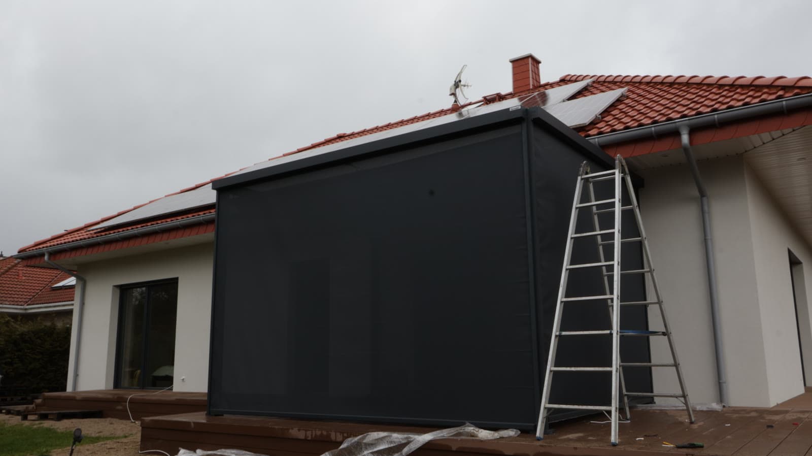 Pergola tkaninowa Tarasola Elegancy — lekka osłona tarasu przed słońcem