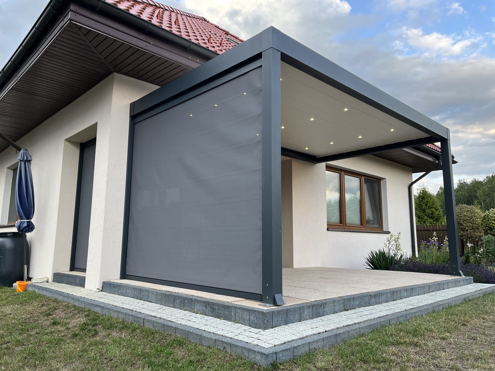 Pergola tkaninowa Tarasola Elegancy — lekka osłona tarasu przed słońcem