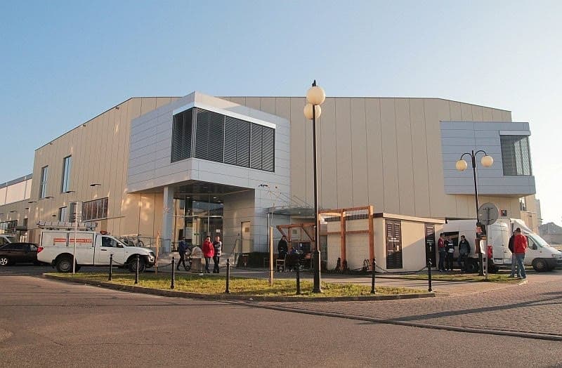 Żaluzje fasadowe — nowoczesna elewacja domu jednorodzinnego