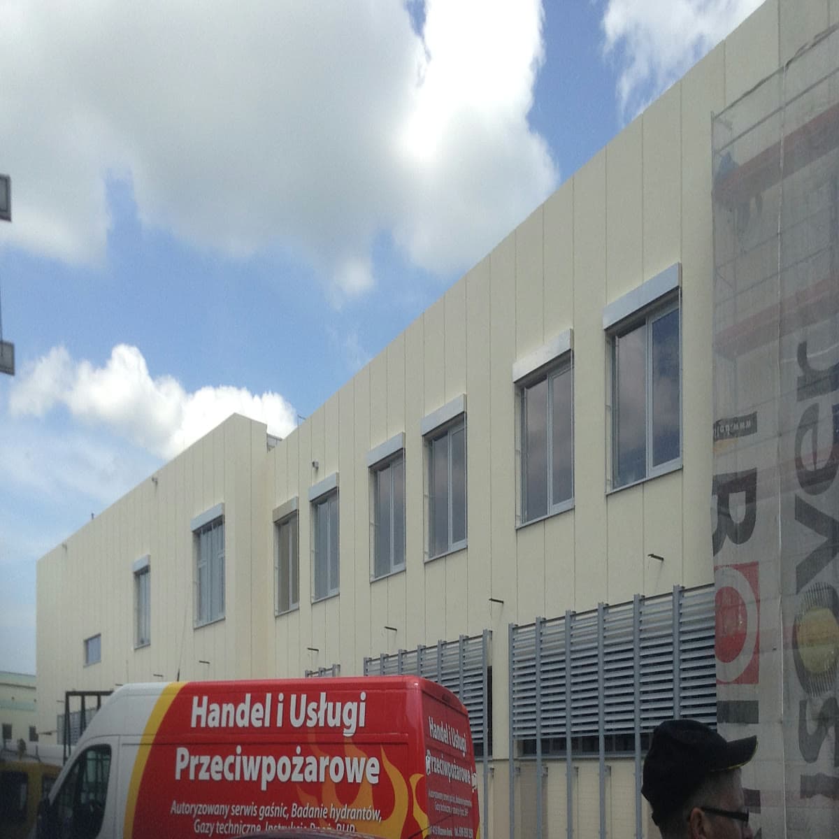 Żaluzje fasadowe C/Z — kontrola światła i temperatury wnętrza